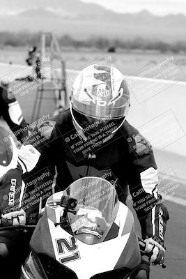 media/Mar-20-2023-Moto Forza (Mon) [[d0bbc59e78]]/Around the Pits/
